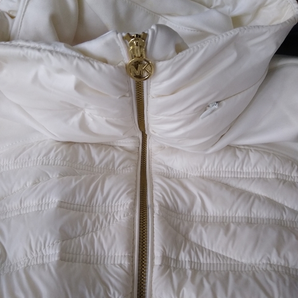 Women's quilted puffy vest NWOT Michael kors - Picture 9 of 9